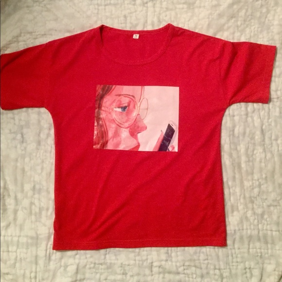 Tops - 2 for $15🎈 Graphic T-shirt in red, short sleeve.